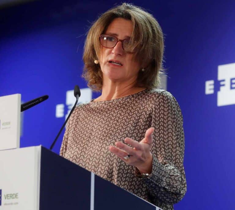 El Gobierno dará un golpe de 100 millones a renovables fallidas subastadas por Rajoy