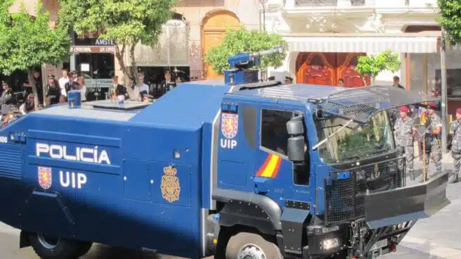 El camión 'lanza-agua' de la Policía regresa a Madrid sin haberse estrenado en Cataluña