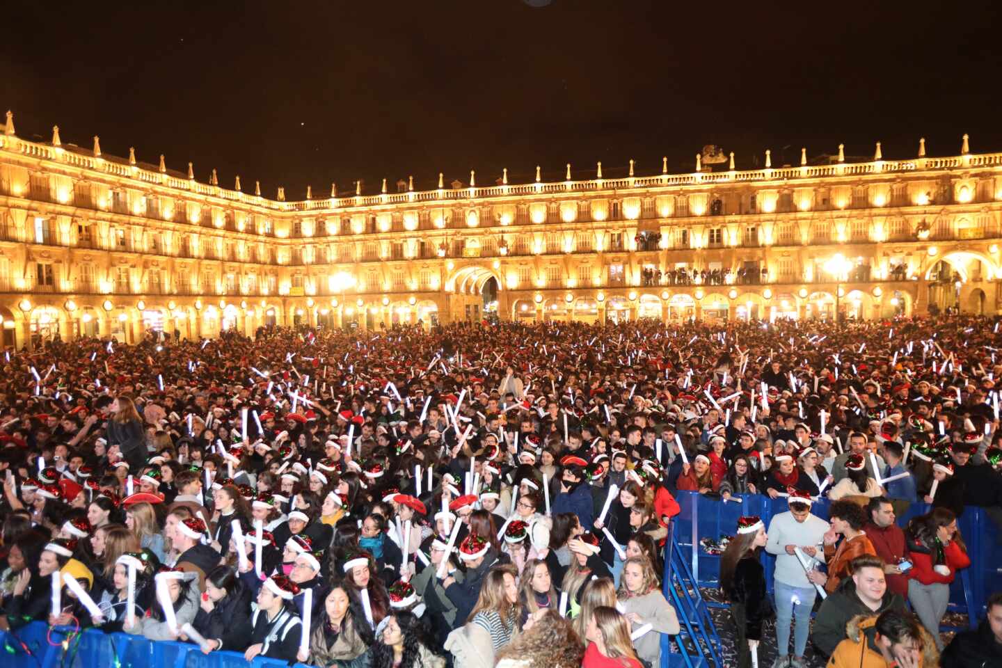 Alrededor de 20.000 jóvenes celebran en Salamanca el Fin de Año Universitario