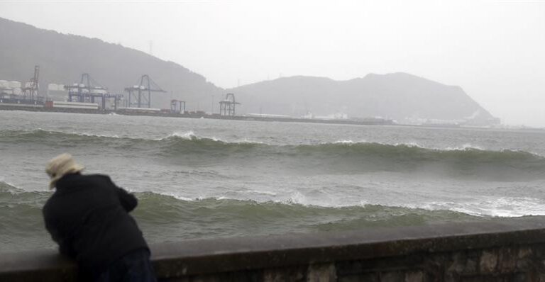 Alerta en 38 provincias por viento, lluvia, aludes, deshielo y oleaje para este viernes