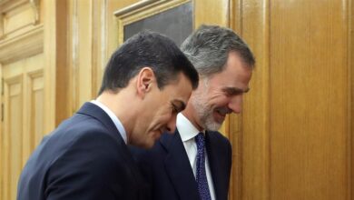 Sánchez accede a ver a Torra y convoca a los presidentes autonómicos para enmascararlo