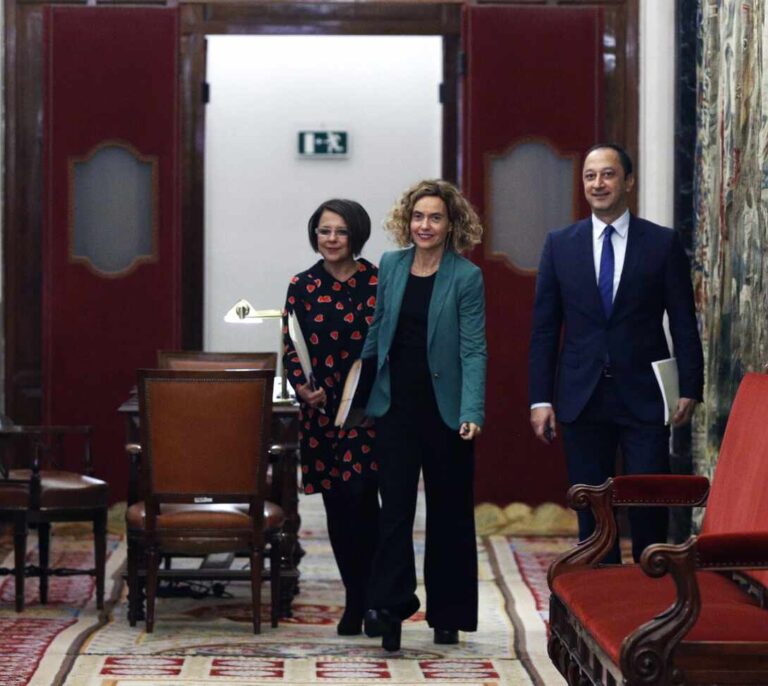 El Congreso rechaza las alianzas para evitar el Grupo Mixto pero da más tiempo a JxCat