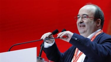 El PSC rectifica y rebaja su ataque a la inmersión lingüística