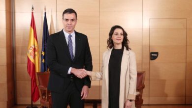 Moncloa presiona a Casado para acelerar la cita con Sánchez y crear la mesa la próxima semana