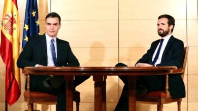 Sánchez esconde sus cartas: no aludió a los Pactos de la Moncloa en su conversación con Casado