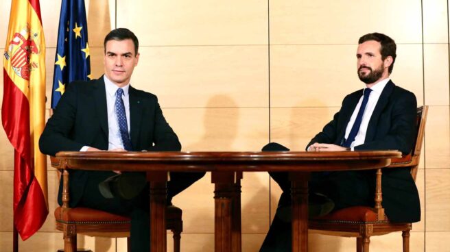 Enorme frialdad en la reunión entre Sánchez y Casado