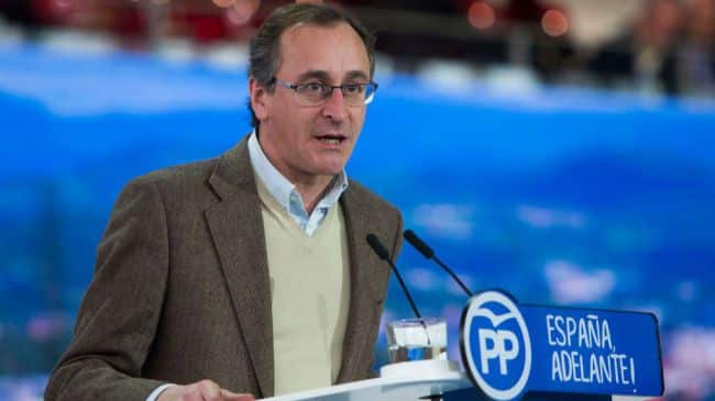 Alfonso Alonso tilda de "bajada de pantalones" el pacto entre el PSOE y el PNV