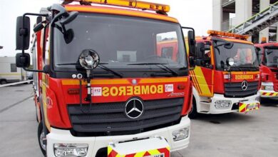 Desalojado un edificio en Sevilla por el incendio en un bazar