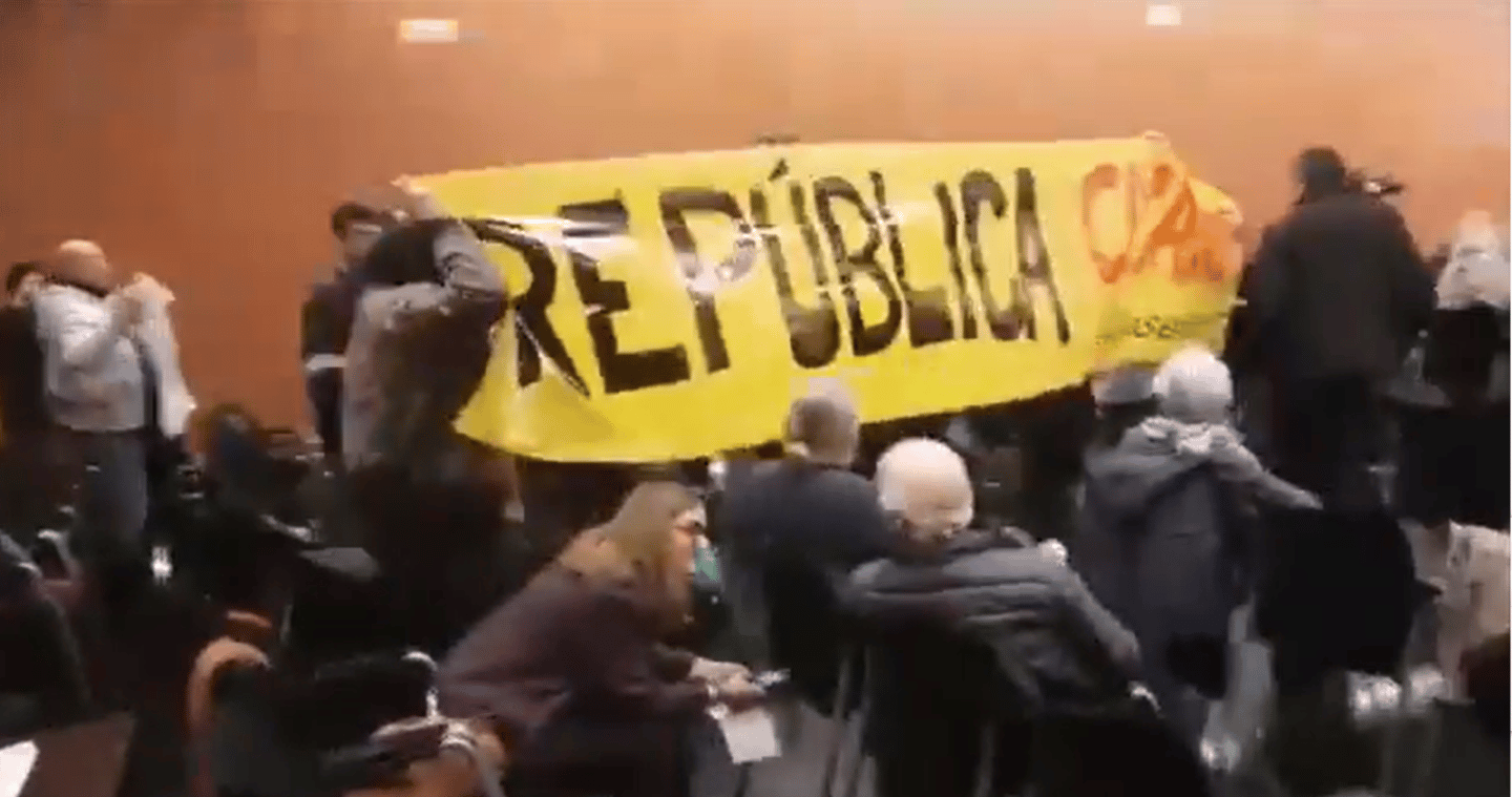 Cs denuncia la agresión de un CDR a un militante de su partido en Barcelona