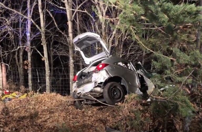 Una mujer muere tras perder el control de su coche y chocar contra un árbol en Madrid