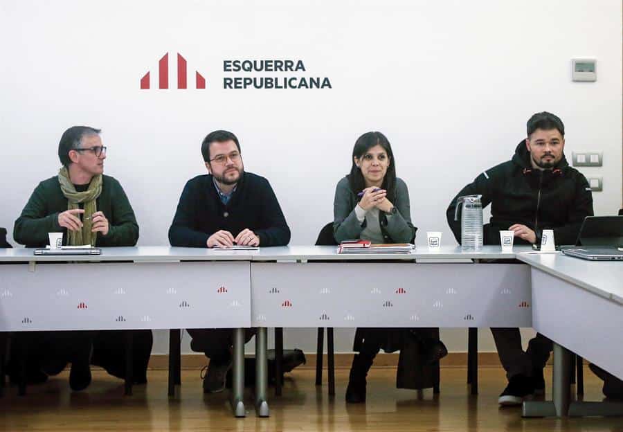 "Si alguien está incómodo en el Govern que tome decisiones" advierte ERC a JxCat