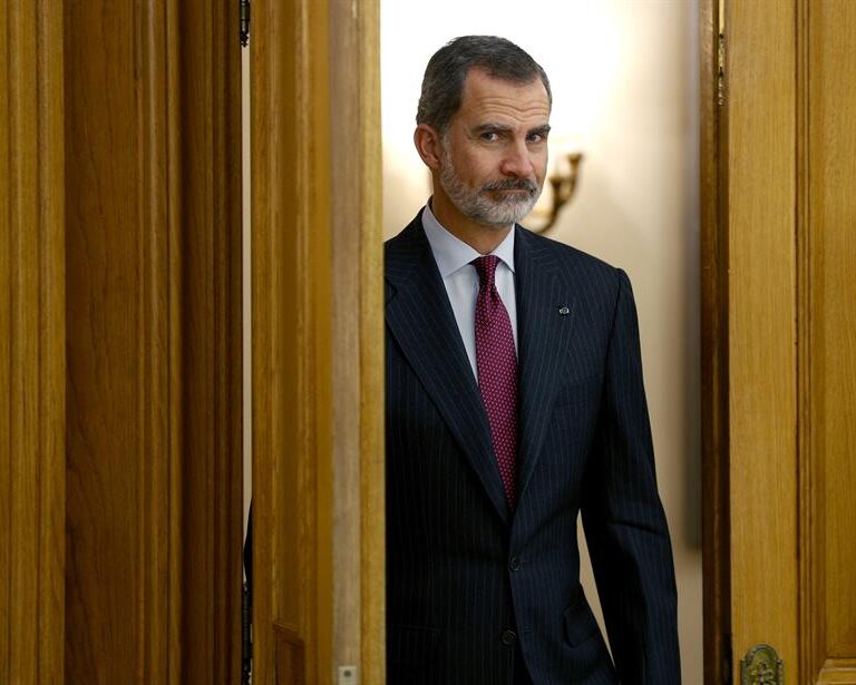 El 'exilio' de don Juan Carlos abre el debate: ¿Para qué sirve la monarquía?