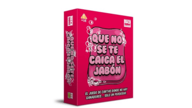 La Generalitat denuncia ante la Fiscalía el juego de cartas 'Que no se te caiga el jabón' por homófobo