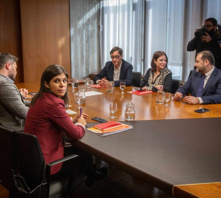 El PSOE promete abrir la negociación bilateral a los 15 días de formar Gobierno