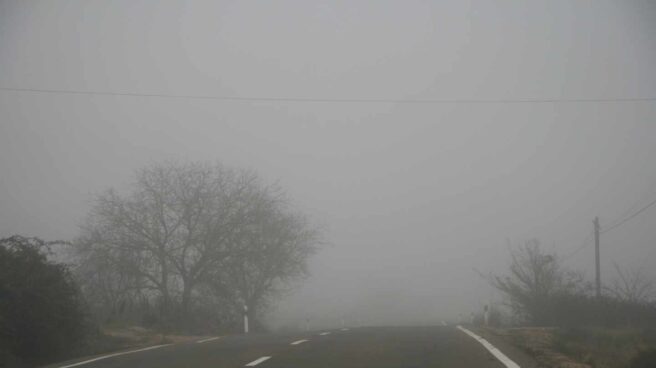 La niebla reduce la visibilidad en 830 kilómetros viarios de Castilla y León