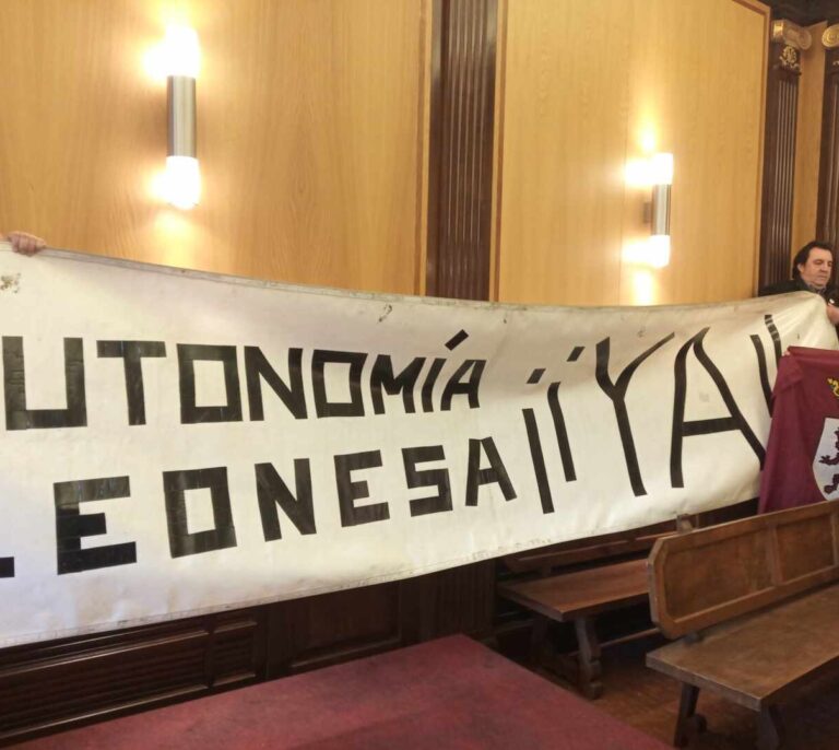 León aprueba pedir su independencia de Castilla con el apoyo de PSOE y Podemos
