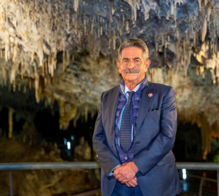 El villancico de Revilla en la cueva de El Soplao