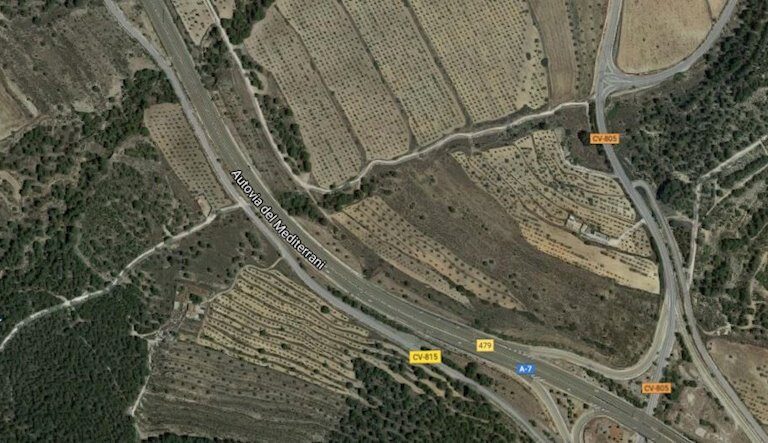 Un coche que circulaba en sentido contrario causa dos muertos en Alicante