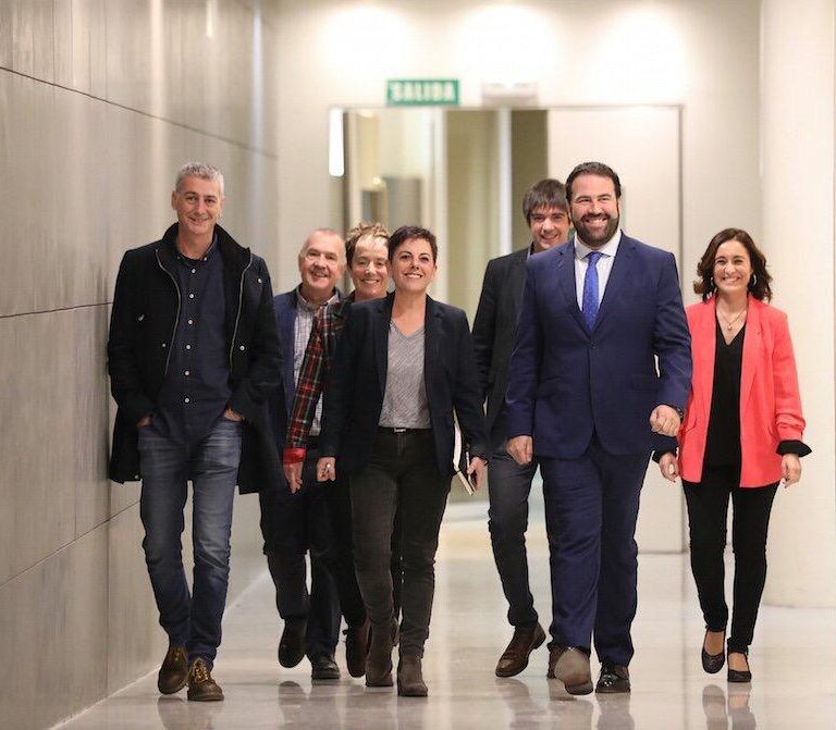 EH Bildu consultará a las bases una abstención a la investidura de Sánchez