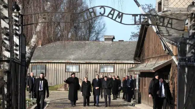 Merkel entra en Auschwitz