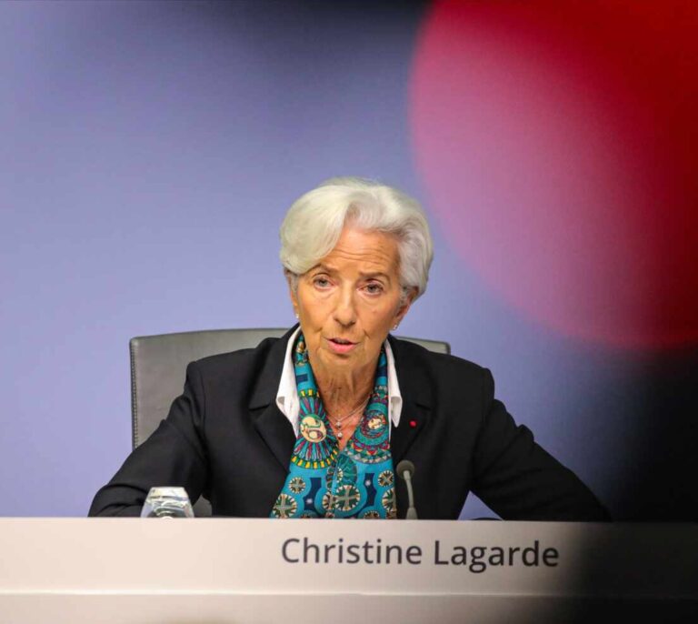 Lagarde ofrece algo de optimismo a Europa: "Los riesgos son menos pronunciados"