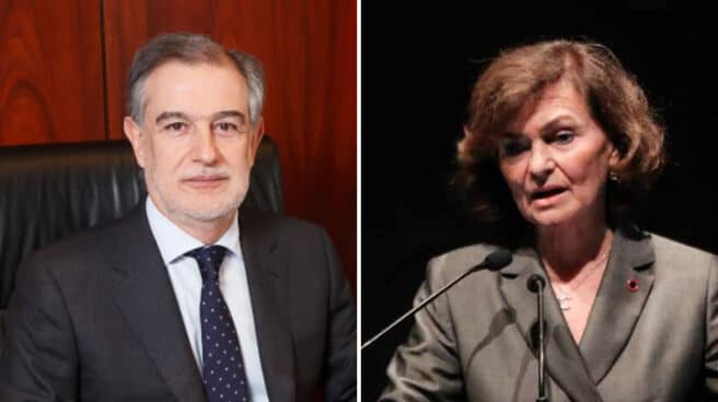 El magistrado Pablo Lucas y la vicepresidenta del Gobierno en funciones, Carmen Calvo.