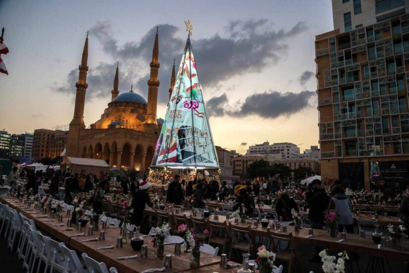 Asociaciones cristiana en Beirut, capital del Líbano, organizaron una cene de caridad en la previa de esta Nochebuena en el centro de la ciudad.