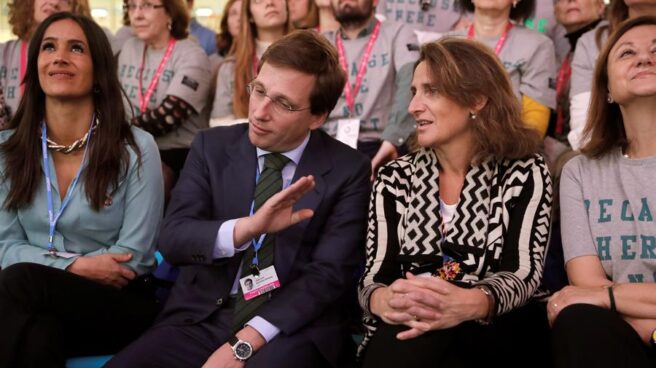 El alcalde de Madrid, José Luis Martínez-Almeida junto a la ministra para la Transición Ecológica, Teresa Ribera. El alcalde de Madrid, José Luis Martínez-Almeida junto a la ministra para la Transición Ecológica, Teresa Ribera.