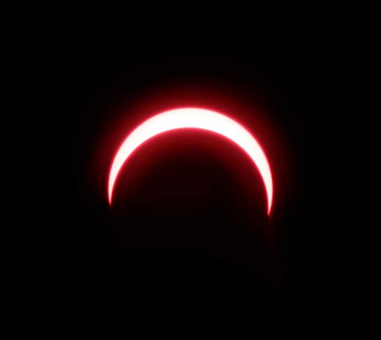 Galería: las espectaculares imágenes del último eclipse solar de la década