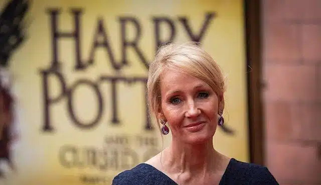 J.K. Rowling, acusada de transfobia después de un polémico comentario