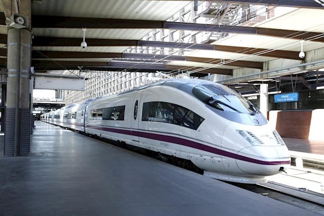 Una avería afecta a la circulación de 4 trenes AVE Madrid-Barcelona