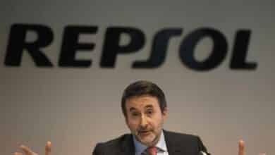 Imaz (Repsol) entra al cuerpo a cuerpo con Galán (Iberdrola): "Nosotros no dependemos del BOE"