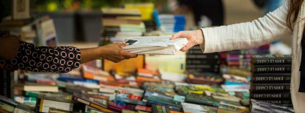 El PP pide que las librerías puedan abrir para recoger encargos