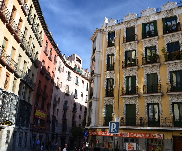 Vecinos de Madrid, en pie de guerra: 6.900 pisos turísticos en 5 km2