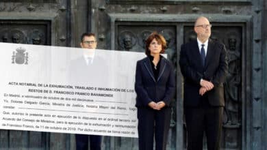 Los operarios de la funeraria tardaron 63 minutos en extraer los restos de Franco