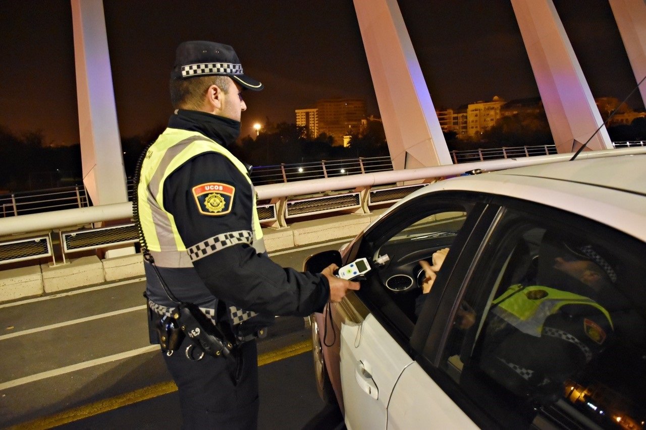 Macrocampaña de la DGT contra el alcohol y las drogas en Navidad: 25.000 controles a cualquier hora del día