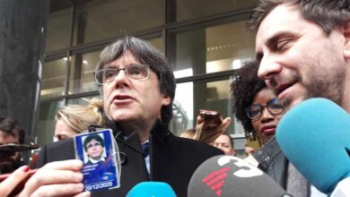 Puigdemont recoge la acreditación provisional del Parlamento Europeo