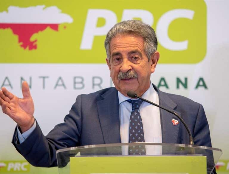 Revilla vaticina que, "casi seguro", el 19 de junio se va a poder circular entre Cantabria y Euskadi