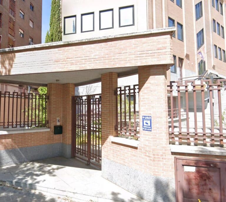 Izquierda Unida vende su sede a la embajada de Ghana para paliar su deuda millonaria