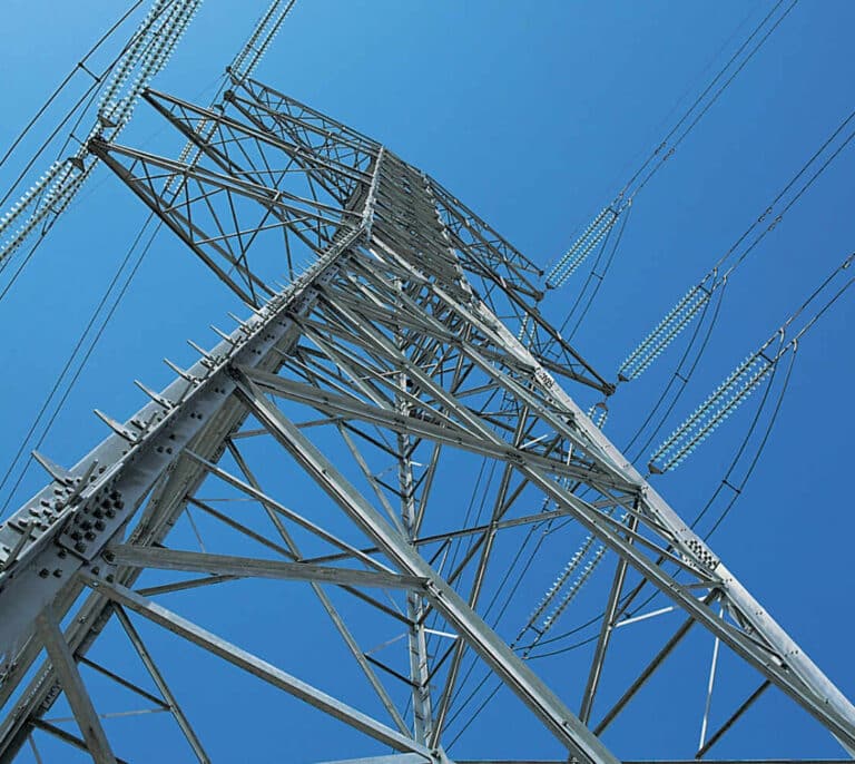 Pimec cree que prohibir llamadas a los clientes de luz perjudicará a los consumidores