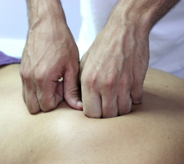 Sanidad califica como pseudoterapias el masaje tailandés y la dieta macrobiótica