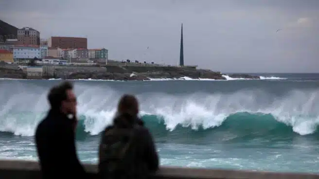 Las olas de 4 metros afectarán hoy a Galicia y Asturias
