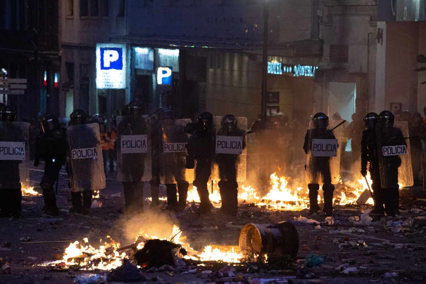 Una línea de agentes de los 'Antidisturbios' de la Policía Nacional, en las inmediaciones de la Plaza de Urquinaona durante los altercados de octubre.