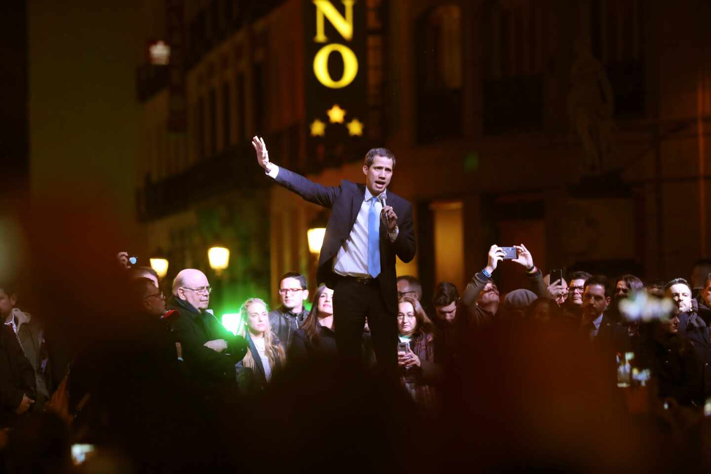 Guaidó, ante miles de personas en la Puerta del Sol: "No van a poder con nosotros"