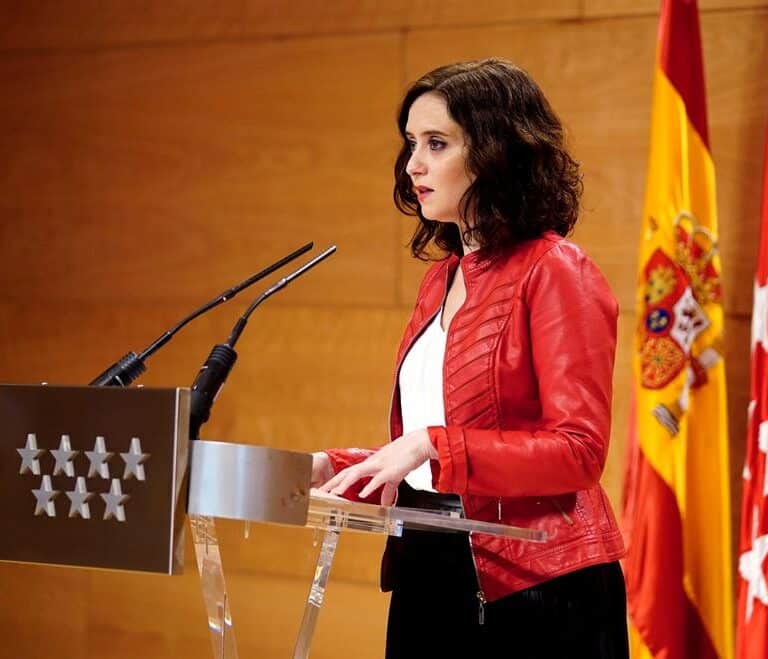 Madrid carga contra Sánchez por la tardanza en aplicar el estado de alarma: "Resulta insólito"