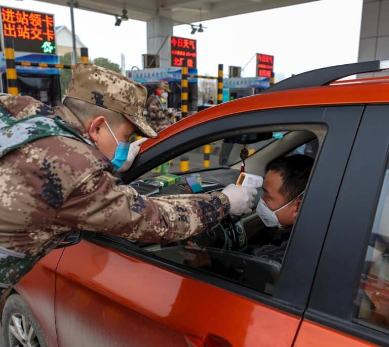 China aisla dos nuevas ciudades por el coronavirus a horas del Año Nuevo Chino