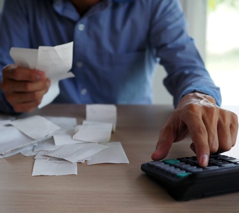 Autónomo: cómo consultar y saldar online tus deudas con Hacienda