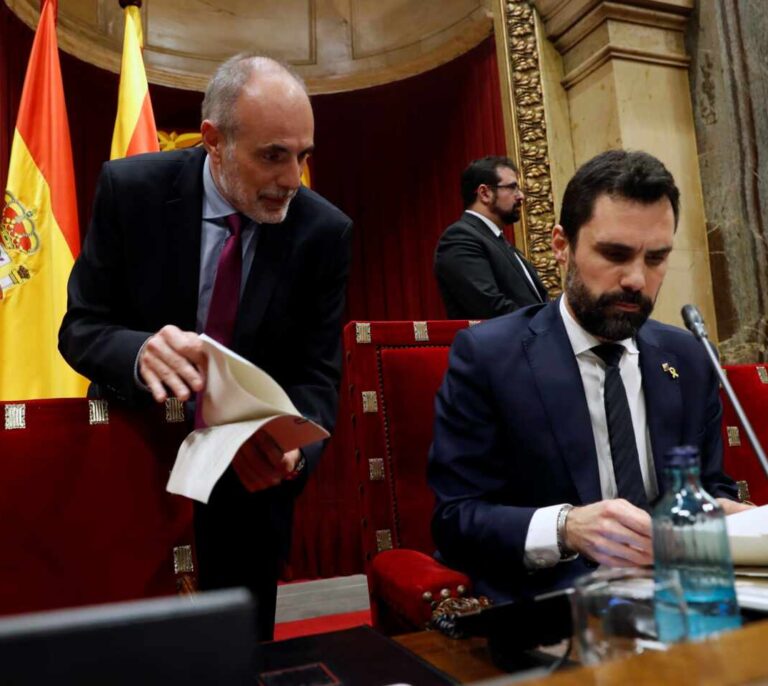 Torrent suspende el pleno después de que Roldán (Cs) llamase "delincuente" a Torra
