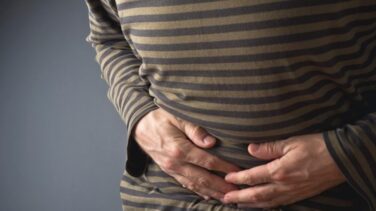 Hallan una enfermedad autoinflamatoria nueva que provoca fiebre y dolor abdominal