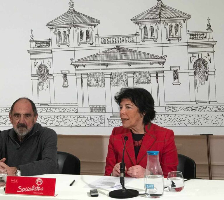 Celaá da un plazo de un mes a Murcia para que retire el 'pin parental'